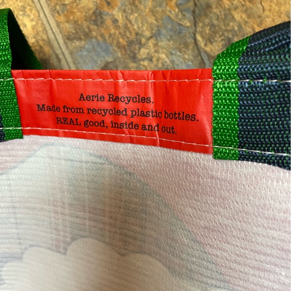 Limited edition Aerie holiday smiley tote bag red and navy - Picture 2 of 3